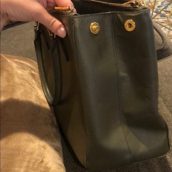 Prada olive green saffiano authentic - Picture 2 of 5